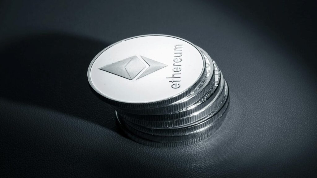 O que é ethereum? Como funciona, vale a pena investir na criptomoeda?