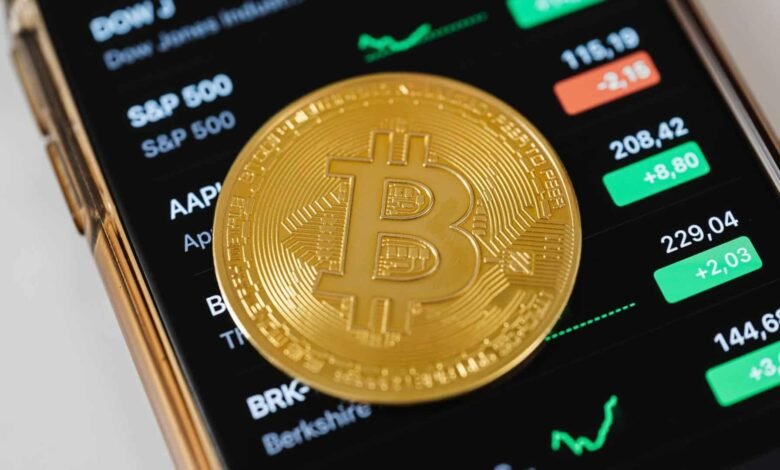 Michael Saylor nega venda de Bitcoin e reafirma “estamos acumulando”